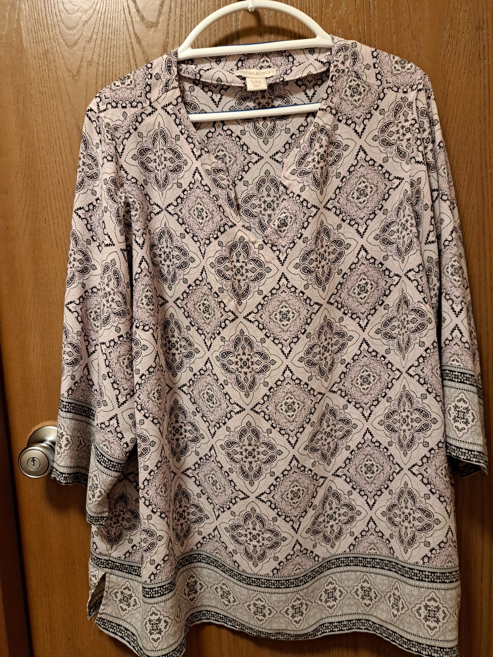 Cynthia Rowley Lavender and Black Paisley-Print V-Neck Tunic